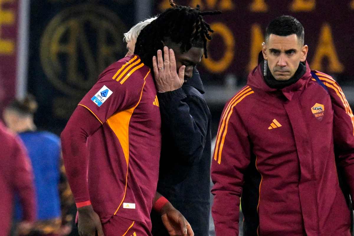 Koné e Gasperini si abbracciano