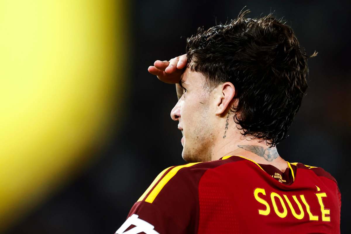 Matias Soulé scruta l'orizzonte