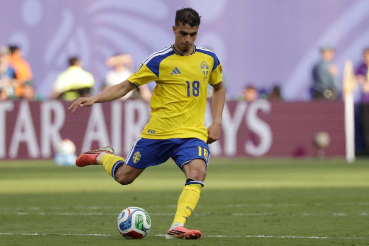 Yasin Ayari con la maglia della Svezia